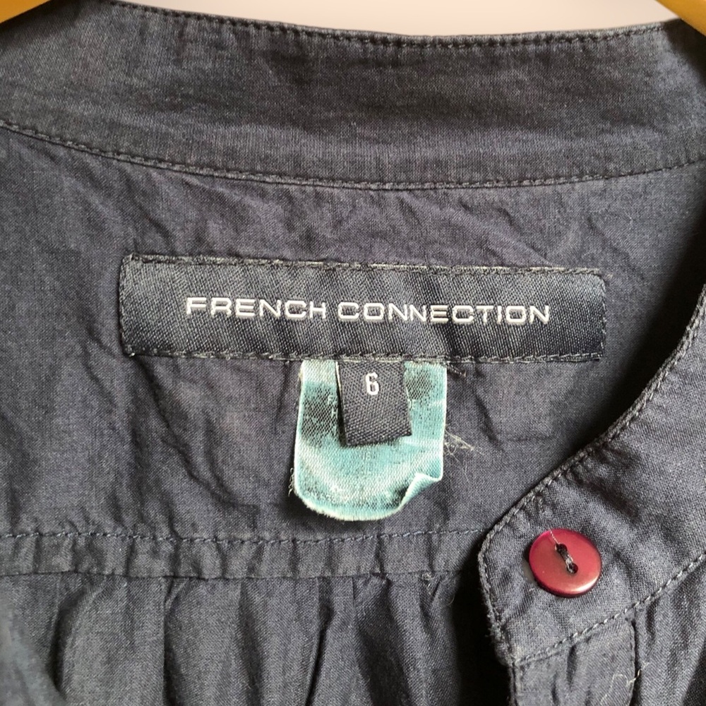 French Connection Navy Blue Floral Embroidered Button Front Blouse Top Women’s 6 - Picture 6 of 10